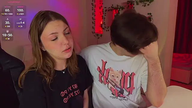 RobertAndLinela online show from March 22, 2:15 am