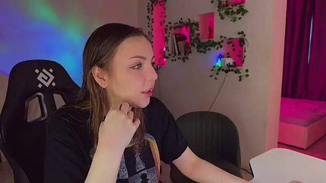 RobertAndLinela online show from July 14, 4:13 pm