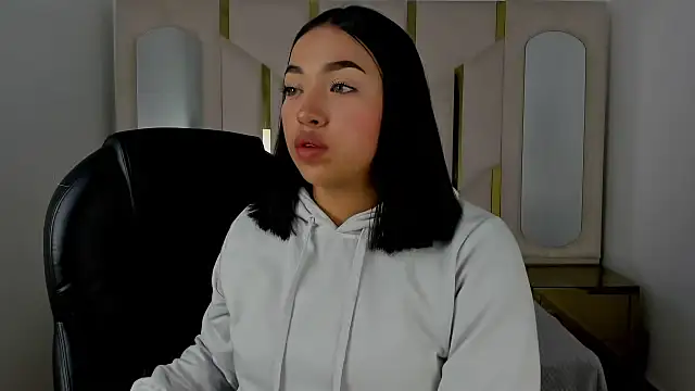 IsabellRodriguez18 online show from October 6, 3:26 am