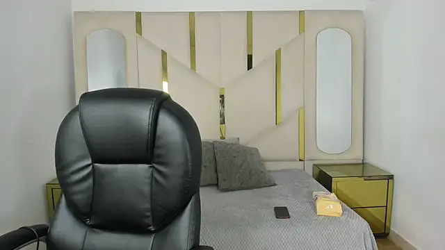 IsabellRodriguez18 online show from October 28, 3:43 am