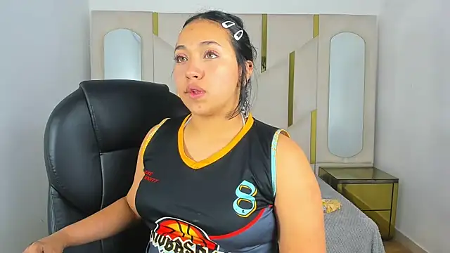 IsabellRodriguez18 online show from November 25, 6:13 am