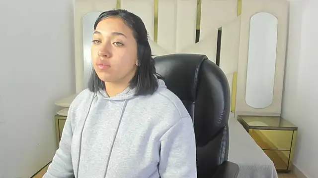 IsabellRodriguez18 online show from December 18, 3:56 am