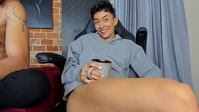 Snapshot of AntonAndSofii chatting on January 18, 6:45 am AntonAndSofii online show from January 18, 6:45 am