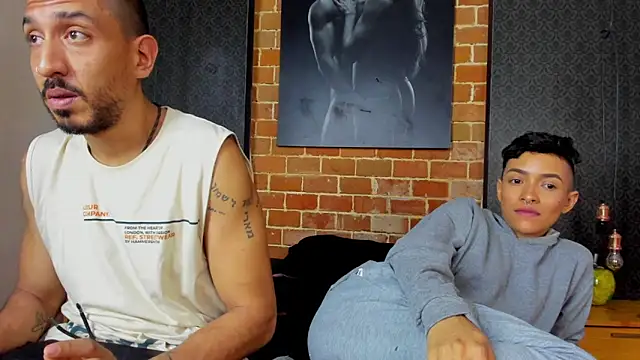 Snapshot of AntonAndSofii chatting on January 26, 5:23 am AntonAndSofii online show from January 26, 5:23 am