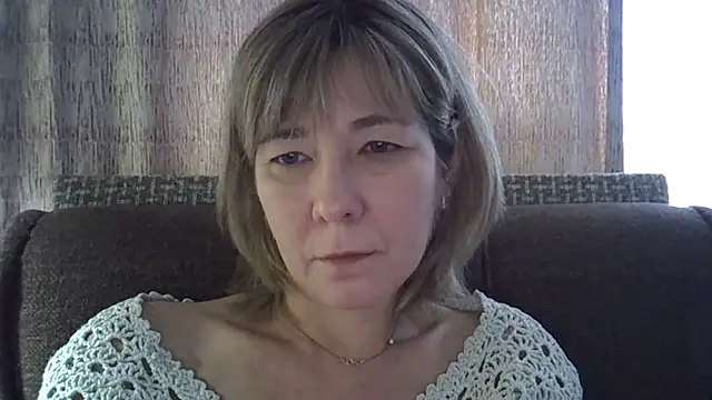 EllaJohnsonX online show from January 4, 11:00 am