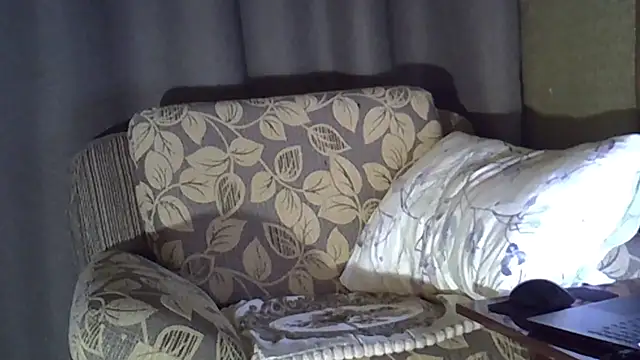 EllaJohnsonX online show from April 4, 5:54 pm