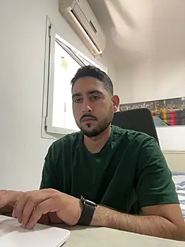 Snapshot of luffykingofpirets chatting on February 4, 8:13 am luffykingofpirets online show from February 4, 8:13 am