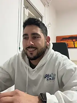 Snapshot of luffykingofpirets chatting on February 10, 6:09 am luffykingofpirets online show from February 10, 6:09 am