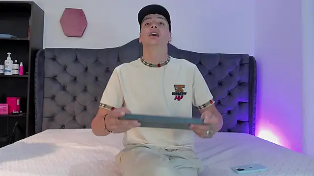 two milkyway online show from February 27, 11:10 am