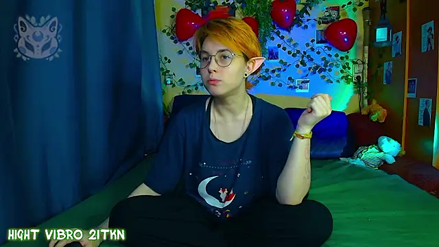 Snapshot of TrickyKitsune chatting on March 7, 3:20 pm TrickyKitsune online show from March 7, 3:20 pm