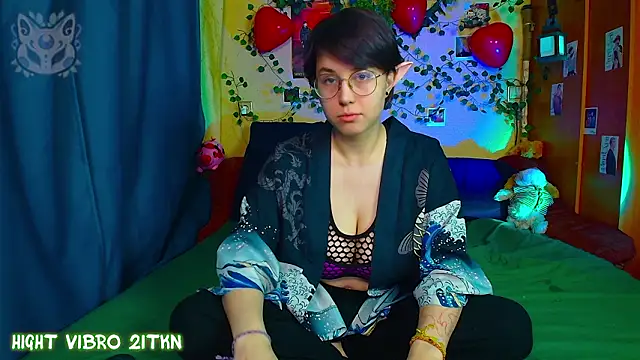 Snapshot of TrickyKitsune chatting on March 20, 2:55 pm TrickyKitsune online show from March 20, 2:55 pm