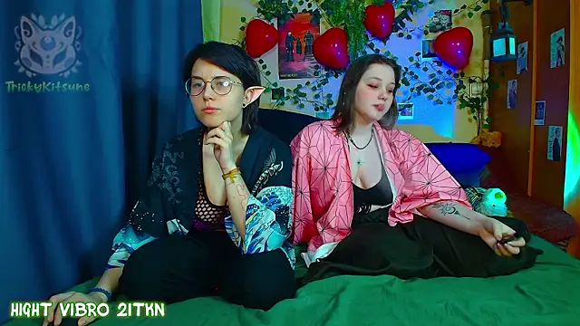 Snapshot of TrickyKitsune chatting on March 21, 2:53 pm TrickyKitsune online show from March 21, 2:53 pm