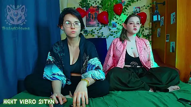 Snapshot of TrickyKitsune chatting on March 26, 3:06 pm TrickyKitsune online show from March 26, 3:06 pm