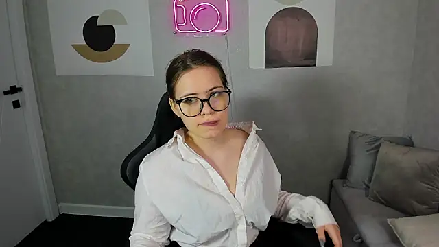 EricaElliott online show from January 9, 9:16 am