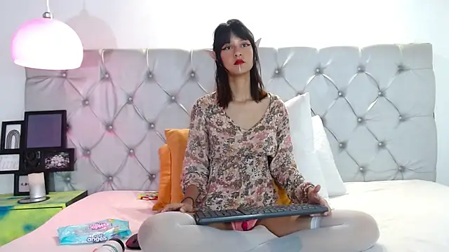 ravennocturne online show from January 14, 2:00 pm