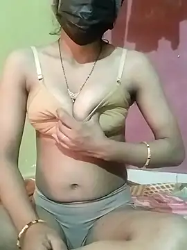 Snapshot of Coupleshow47 chatting on January 26, 8:13 pm Coupleshow47 online show from January 26, 8:13 pm