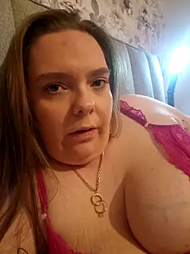 OFChloVIPxx online show from March 14, 11:00 pm