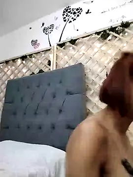 Mia WAll online show from December 31, 11:17 pm