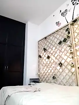 Mia WAll online show from January 26, 10:02 am