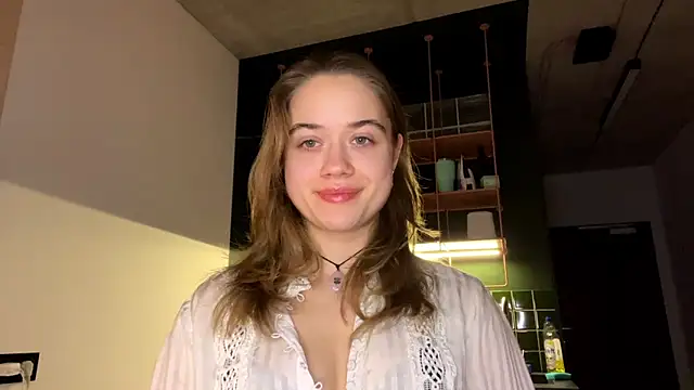 Snapshot of RoxyStar17 chatting on January 13, 8:26 pm RoxyStar17 online show from January 13, 8:26 pm