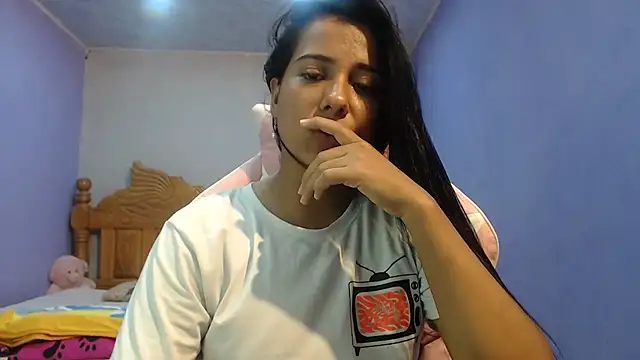 Coral0403 online show from September 28, 2:06 am