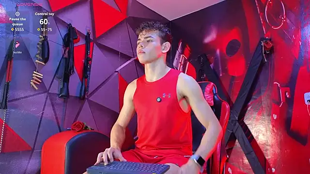 Snapshot of Nijinsky_LatinBoy chatting on February 9, 10:41 am Nijinsky LatinBoy online show from February 9, 10:41 am