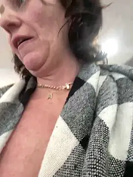 AlessasRoom online show from February 3, 8:47 pm