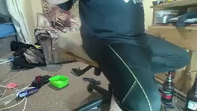 poesnuus999 online show from September 20, 6:31 pm