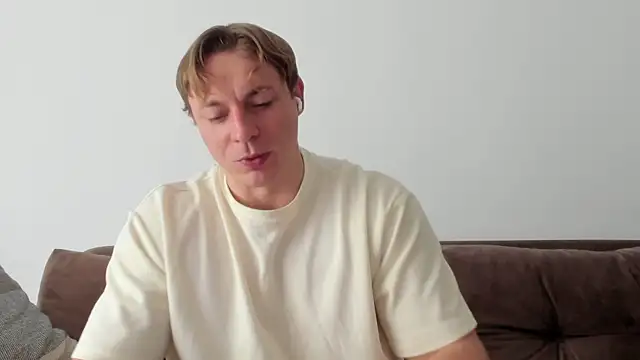 Snapshot of o_r_b_i_t chatting on March 15, 11:19 am o r b i t online show from March 15, 11:19 am