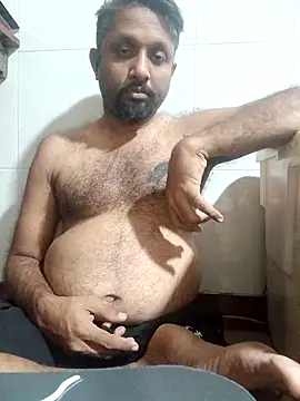 Snapshot of carria_homes chatting on December 19, 7:43 pm carria homes online show from December 19, 7:43 pm