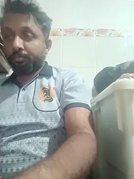 Snapshot of carria_homes chatting on January 6, 6:33 pm carria homes online show from January 6, 6:33 pm