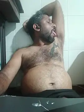 Snapshot of carria_homes chatting on January 13, 7:52 pm carria homes online show from January 13, 7:52 pm