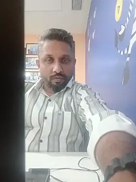 Snapshot of carria_homes chatting on February 13, 1:40 pm carria homes online show from February 13, 1:40 pm