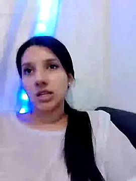 Snapshot of emmariders2 chatting on January 10, 6:06 pm emmariders2 online show from January 10, 6:06 pm