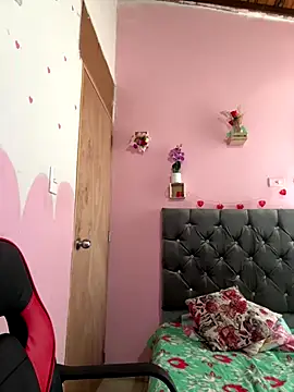 Snapshot of emmariders2 chatting on September 23, 2:53 pm emmariders2 online show from September 23, 2:53 pm