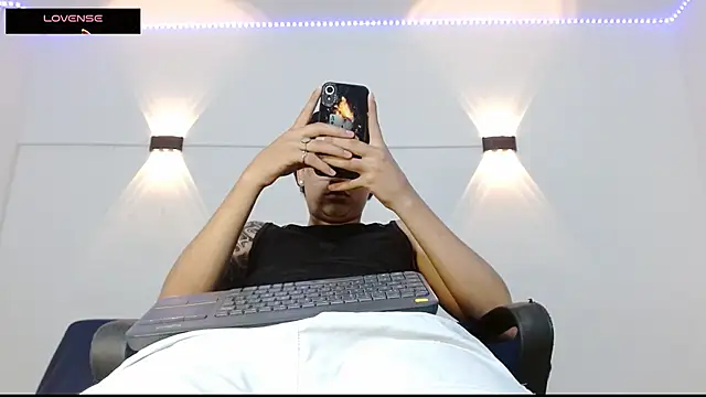 Br4ndxpimm online show from October 26, 6:58 pm