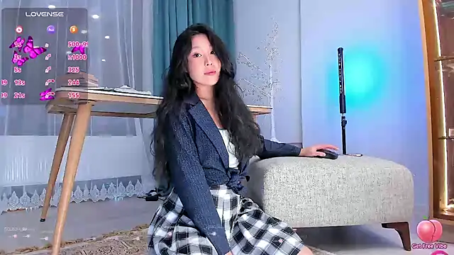 Max level online show from December 4, 1:42 pm