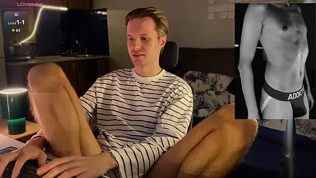 Snapshot of Leonnextdoor chatting on February 20, 6:19 pm Leonnextdoor online show from February 20, 6:19 pm