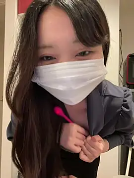 Snapshot of mina_0207 chatting on April 4, 2:21 am mina 0207 online show from April 4, 2:21 am