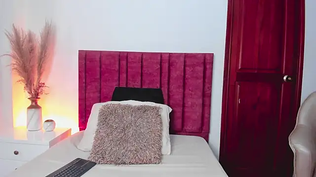 EloiseQuinn online show from September 16, 1:12 pm