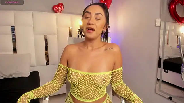 Snapshot of MAGIC_AURORAA chatting on February 20, 2:57 pm MAGIC AURORAA online show from February 20, 2:57 pm