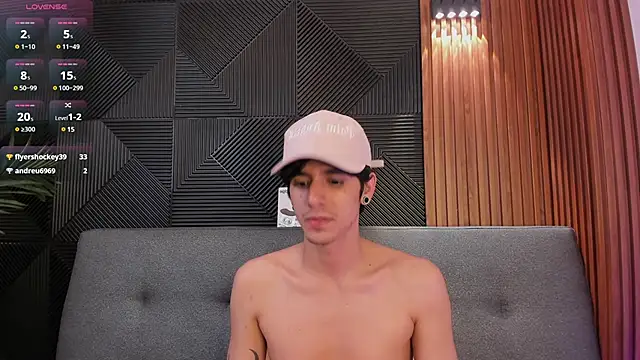 Snapshot of saul_novak chatting on January 8, 1:11 am saul novak online show from January 8, 1:11 am