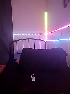 k1oudE online show from April 5, 6:38 pm