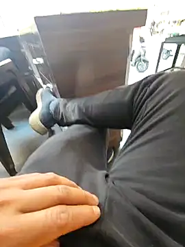 pyasevickybabu563 online show from January 27, 6:09 am