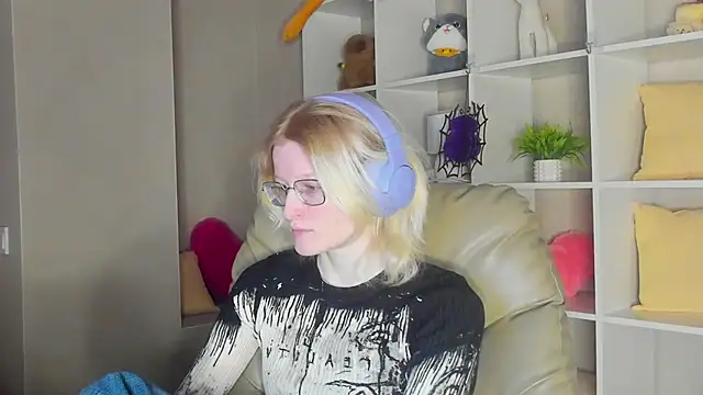 ElizabethHarpper online show from November 2, 1:19 am