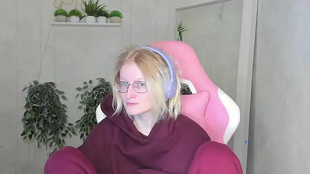 ElizabethHarpper online show from November 28, 1:08 am