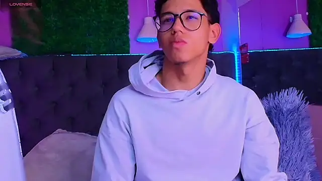 RyanPricee online show from March 15, 4:18 am