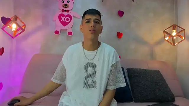 Snapshot of Angel_Khouri chatting on February 24, 3:02 am Angel Khouri online show from February 24, 3:02 am