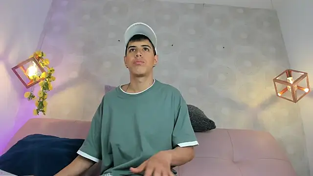 Snapshot of Angel_Khouri chatting on March 7, 3:40 am Angel Khouri online show from March 7, 3:40 am