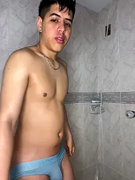 Snapshot of Angel_Khouri chatting on September 28, 11:21 pm Angel Khouri online show from September 28, 11:21 pm